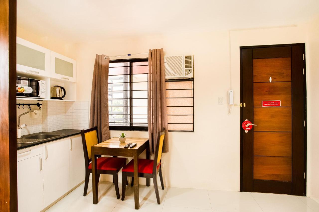 Oyo 199 Solange Apartelle Davao Exterior foto